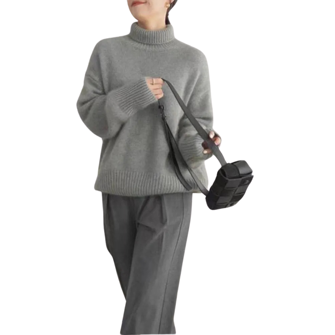 JULIA ELEGANT TURTLENECK: SOFT LUXURY AT ITS FINEST